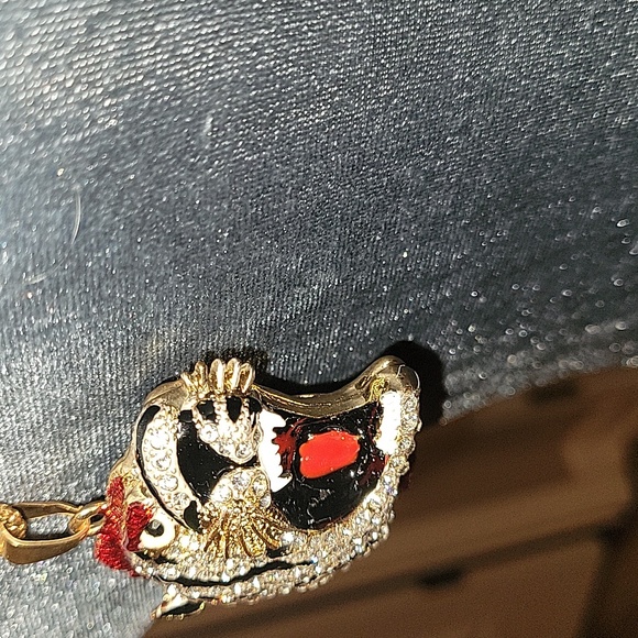 Rhinestone Tiger 🐯 Head Necklace - Picture 2 of 5